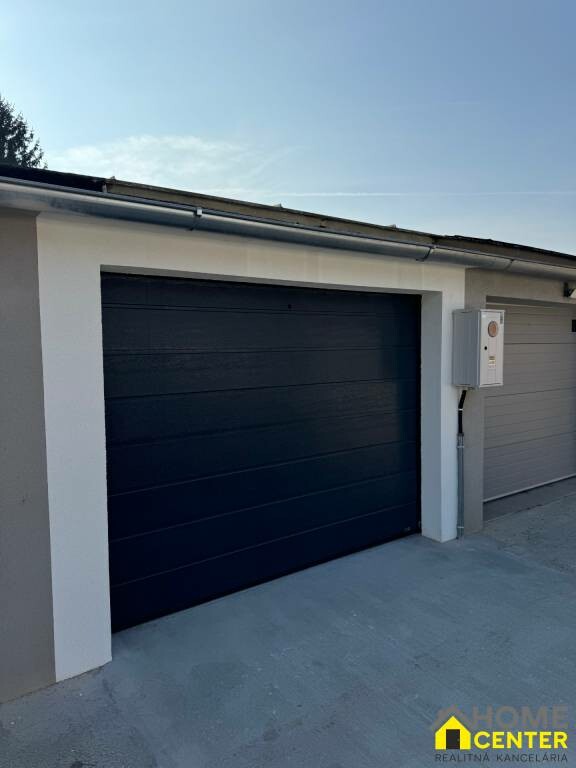 Predaj zrekonštruovanej garáže s elektrickým pripojením na Slnečnej ulici, Komárno