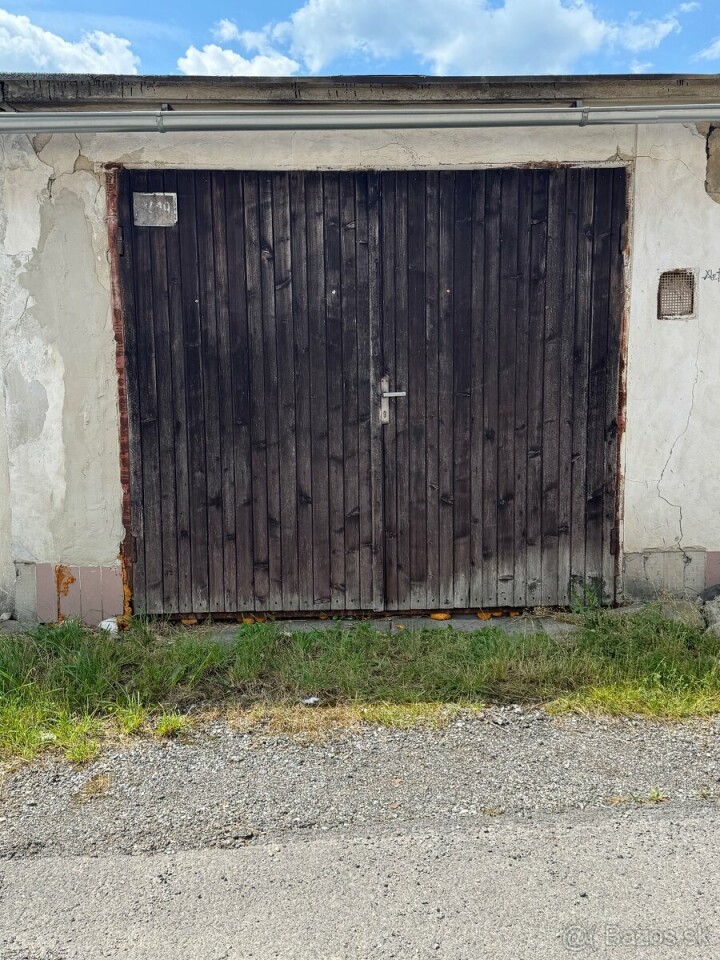 Garáž na predaj v Dolnom Kubíne na ulici Hattalu