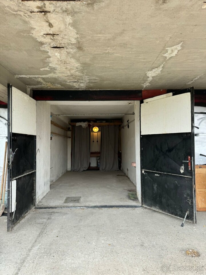 Garáž na prenájom v Bratislave - Rača, Karpatské námestie