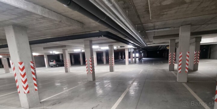 Prenájom garážového parkovacieho miesta na Včelárskej ulici v TT