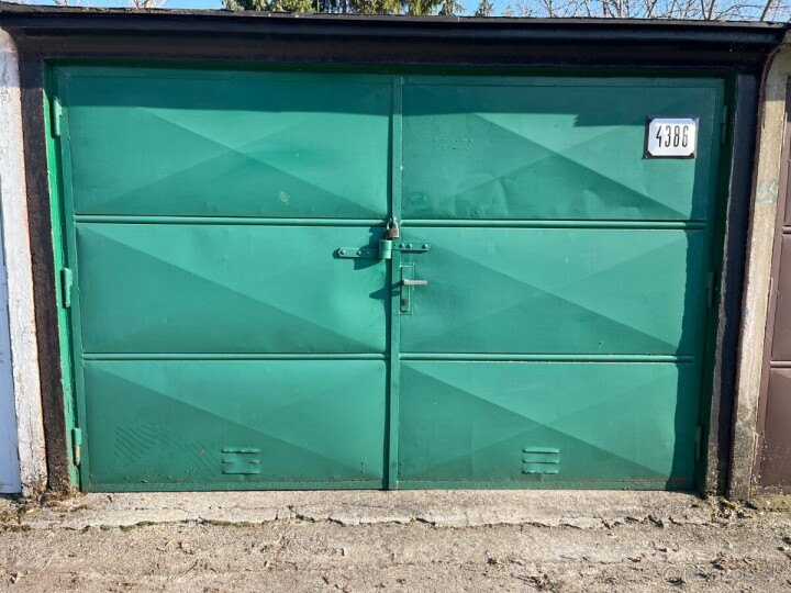 Predaj garáže v Topoľčanoch pri kúpalisku