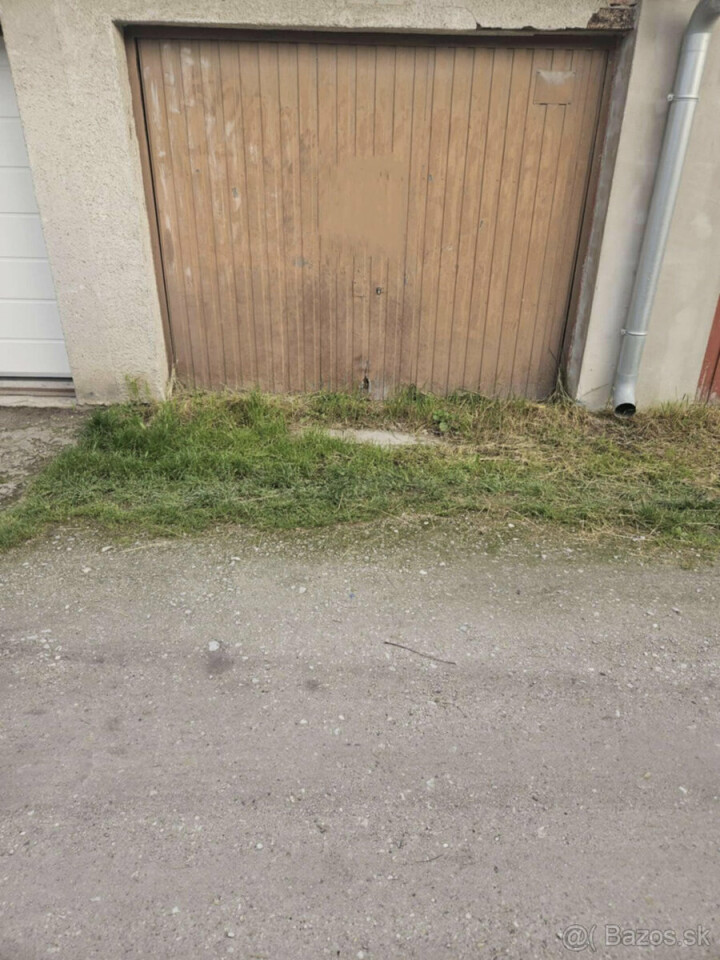 Na predaj garáž s elektrinou a jamou v Dunajskej Strede