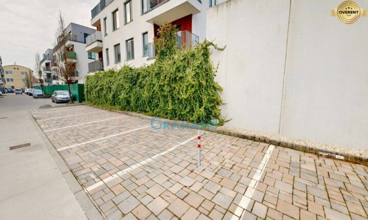 Predaj vonkajšieho parkovacieho miesta v uzavretom areáli Ružinov