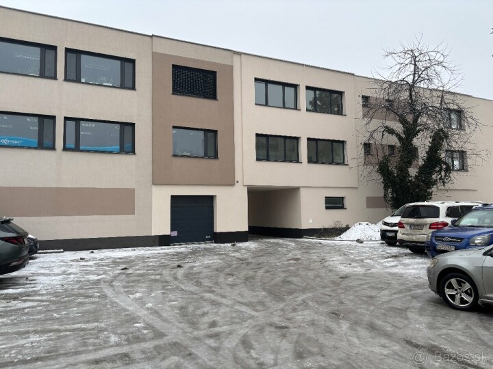 Prenájom parkovacích miest v Ružinove