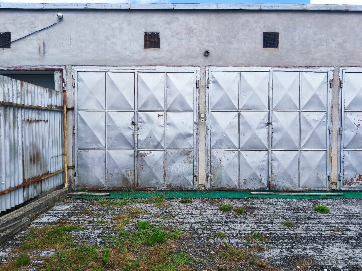 Predaj 2 garáží s výmerou 64 m2 vo Veľkom Šariši