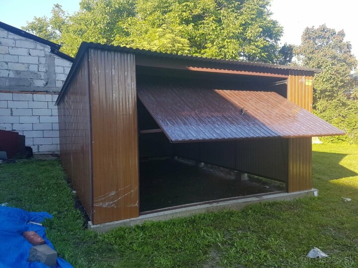 Plechová garáž 4x5m s imitáciou dreva a rozšírenými možnosťami