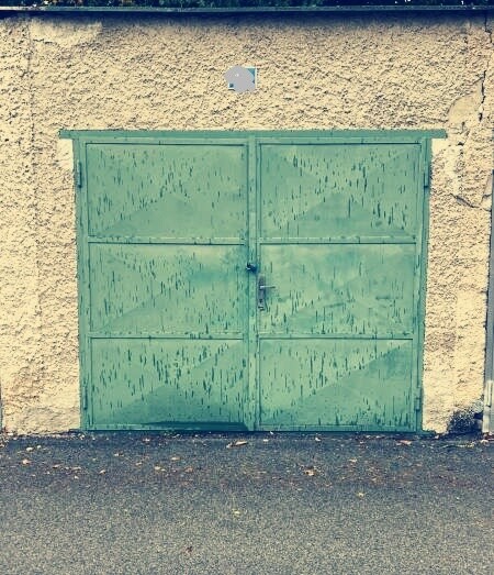 Prenájom garáže v Svidníku s elektrinou a možnosťou skladovania