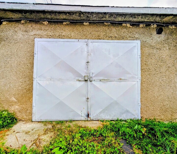 Na predaj murovaná garáž v Rožňave