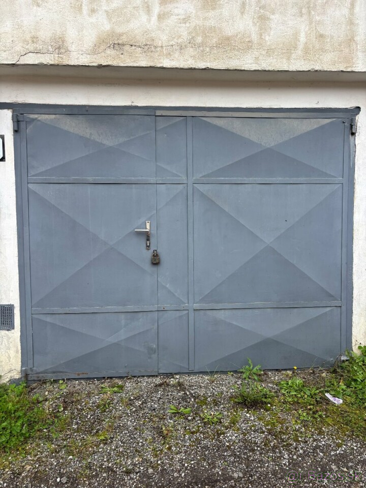 Murovaná radová garáž na predaj v Dolnom Kubíne - Banisko