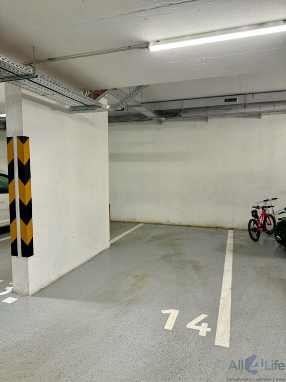 Podzemné garážové státie na prenájom v Beňovského rezidencii, Vrbové