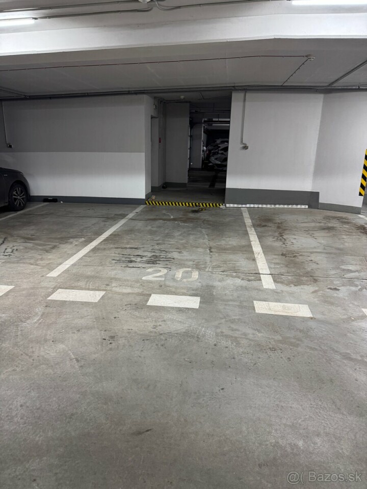 Parkovacie miesto na prenájom v podzemnej garáži Rača Gate