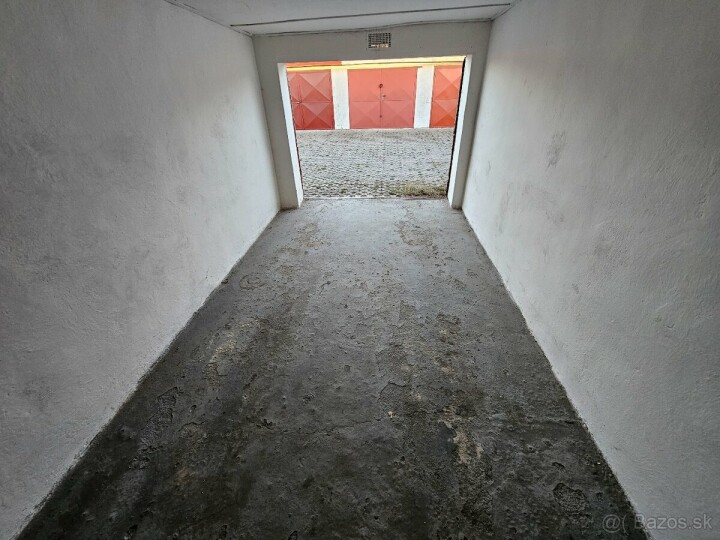 Garáž na prenájom na Laboreckej ulici bez elektriny
