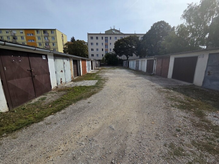 Prenájom garáže v Nitre na Vikárskej ulici