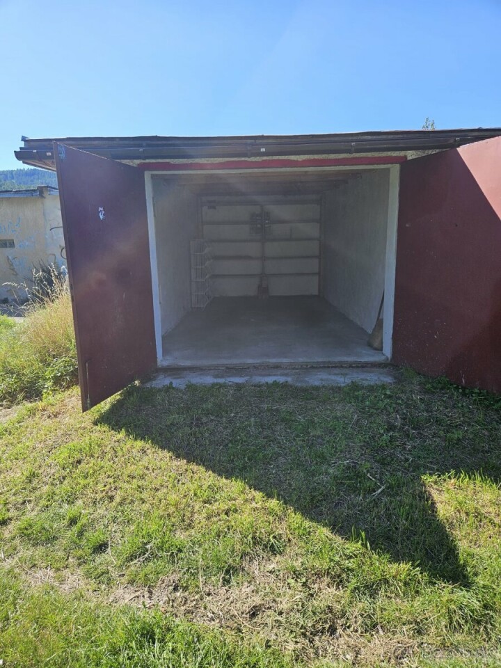 Garáž na predaj vo Svite pri čistiacej stanici