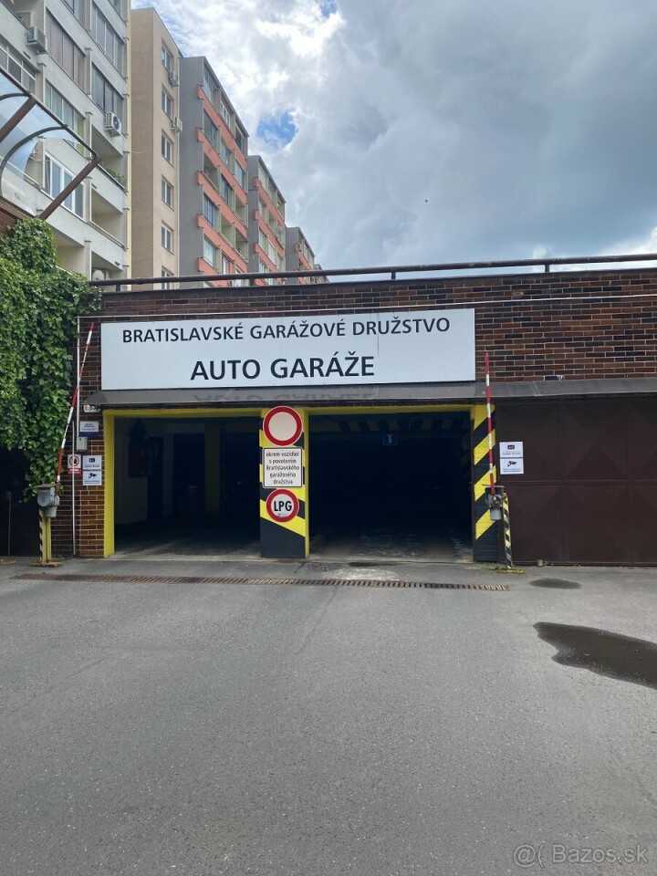 Prenájom garážového státia v Bratislave na Stodolovej ulici