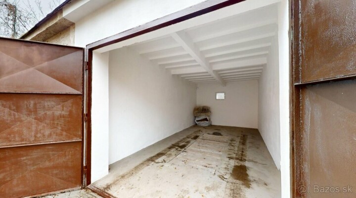 Samostatná garáž po rekonštrukcii na predaj v Bratislave - Trojdomy