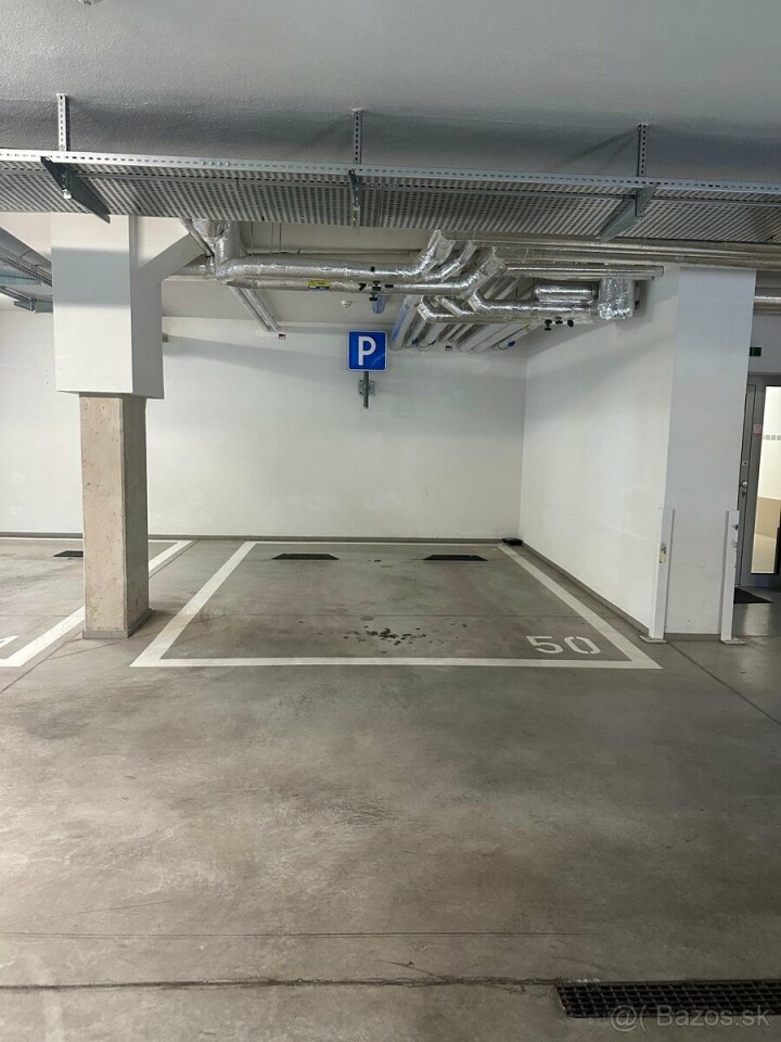 Prenájom priestranného parkovacieho miesta v podzemnej garáži v Košiciach