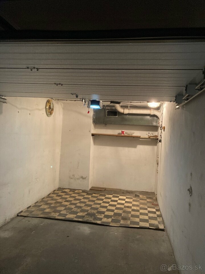 Prenájom samostatnej garáže v garážovom dome v Petržalke