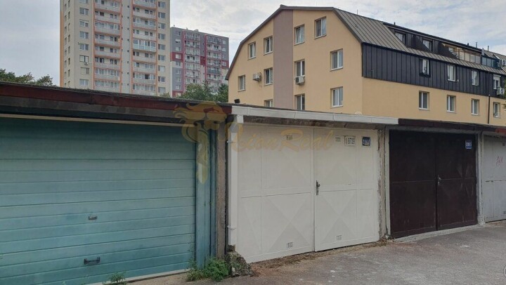 Predaj garáže na Plickovej ulici v Rači