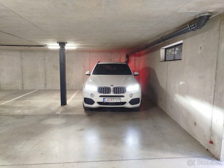 Prenájom extra širokého parkovacieho miesta v Košiciach