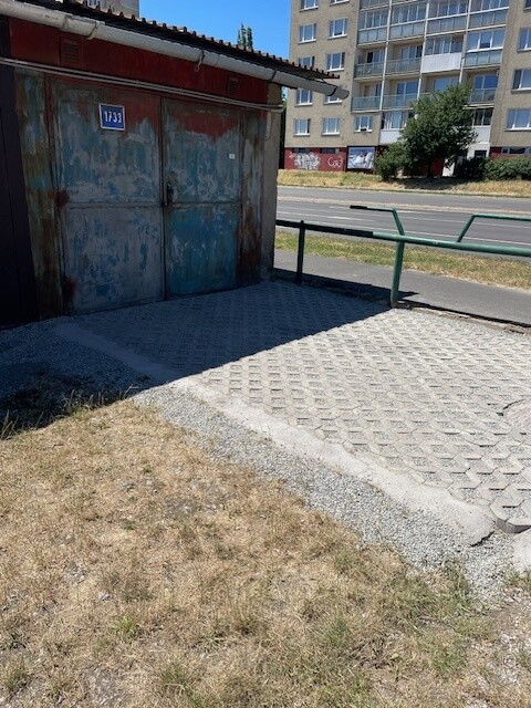 Prenájom garáže s elektrinou na Jantárovej ulici