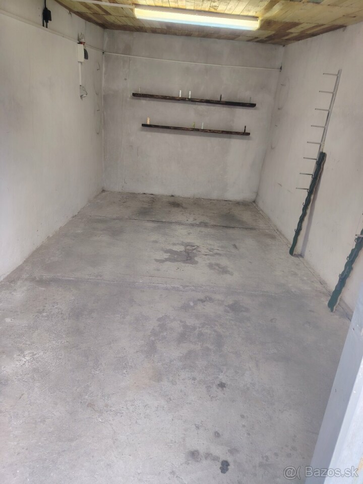Garáž na prenájom s elektrinou za 60 eur