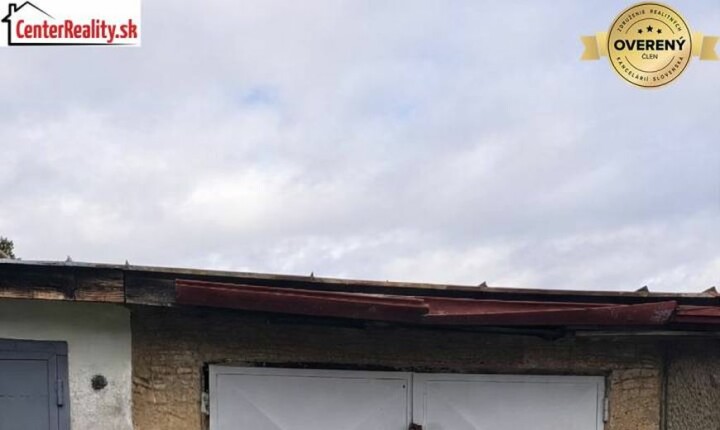 Na predaj murovaná garáž v Prievidzi, Dlhá ulica