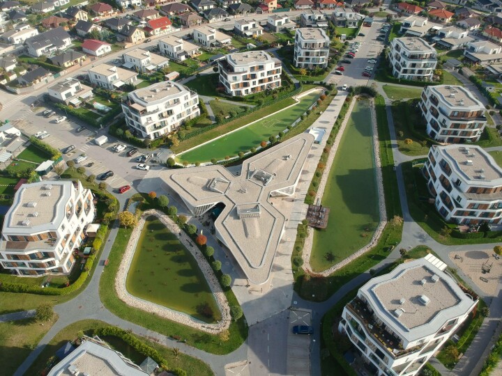 Predaj garáže v garážovom dome na Dvojkrížnej ulici, Vrakuňa