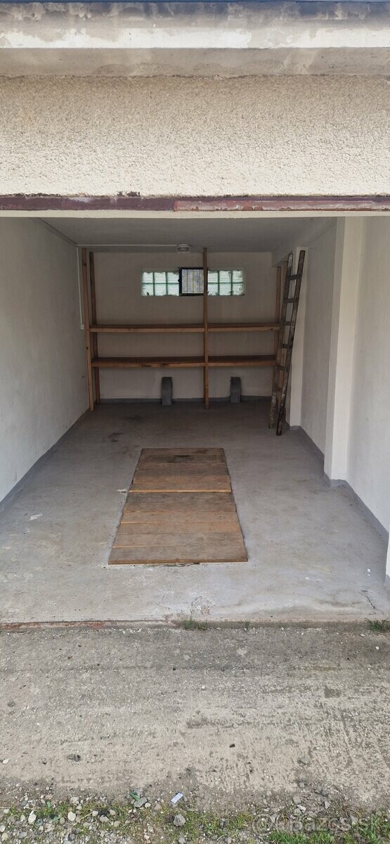 Prenájom garáže s jamou v Novom Meste nad Váhom