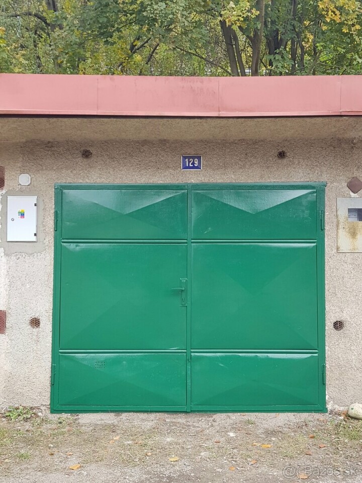 Na predaj murovaná garáž v Liptovskom Hrádku po rekonštrukcii
