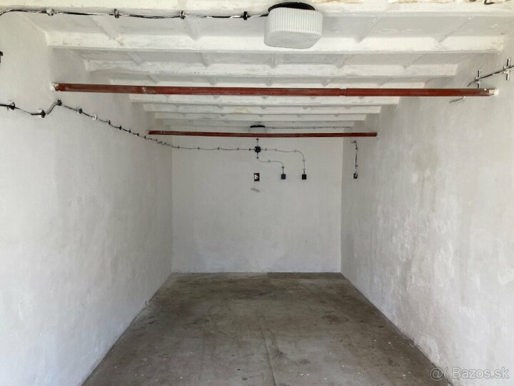 Prenájom priestrannej garáže 22 m² v Myjave - Kopánka