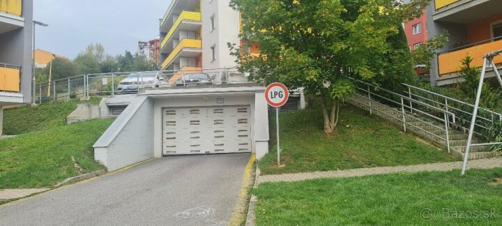 Predaj vnútorného garážového státia v Žiline - Slnečné Terasy