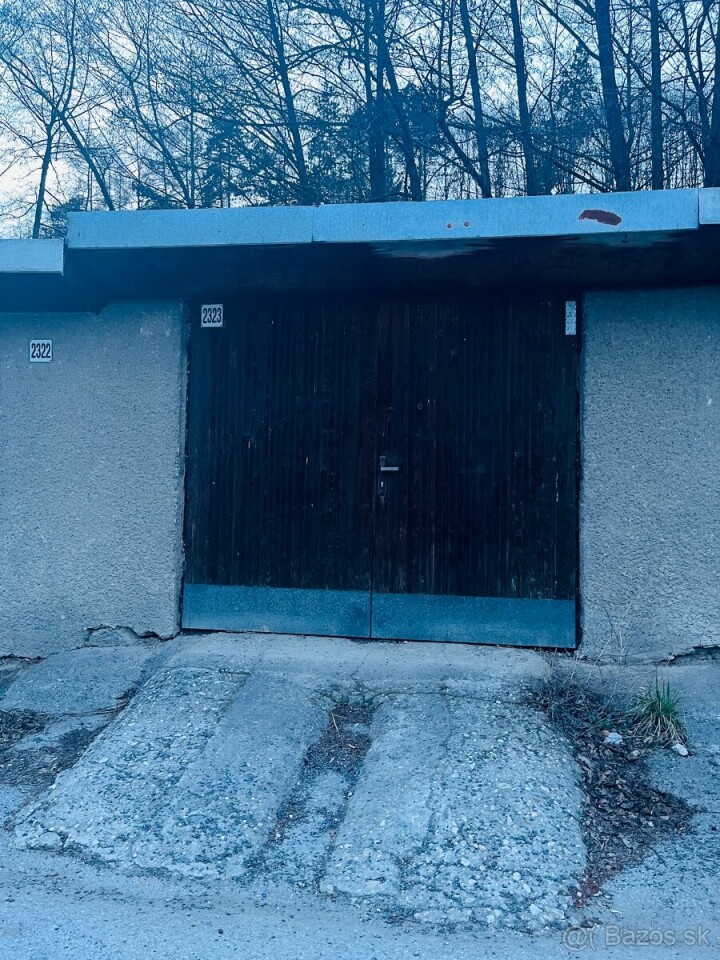 Predaj garáže v Hriňovej na Jarmočnej ulici