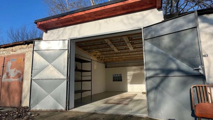 Veľká zrekonštruovaná garáž na predaj na Agátovej ulici, Dúbravka