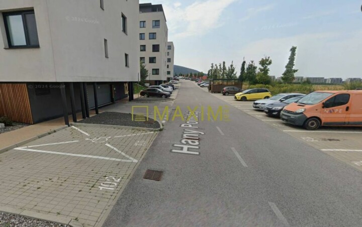 Vonkajšie parkovacie miesto na prenájom na ulici Hany Ponickej v Bratislave