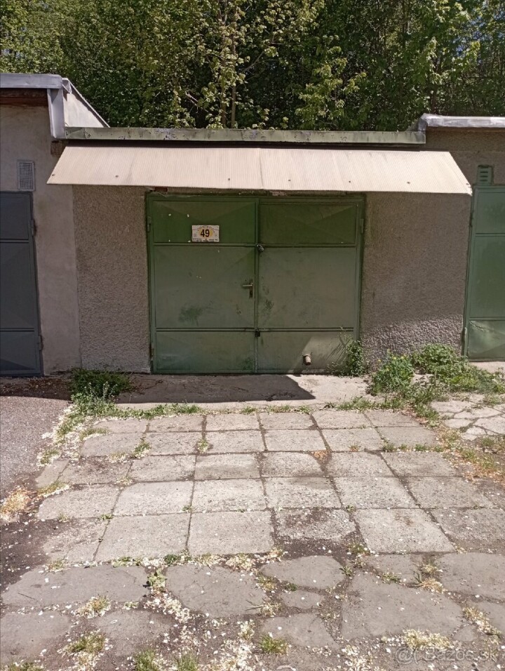 25 m² garáž s elektrinou na predaj - Mičinská cesta