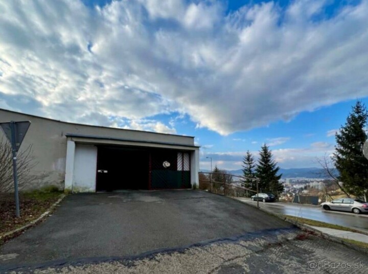 Prenájom priestrannej garáže v Trenčíne na sídlisku Juh