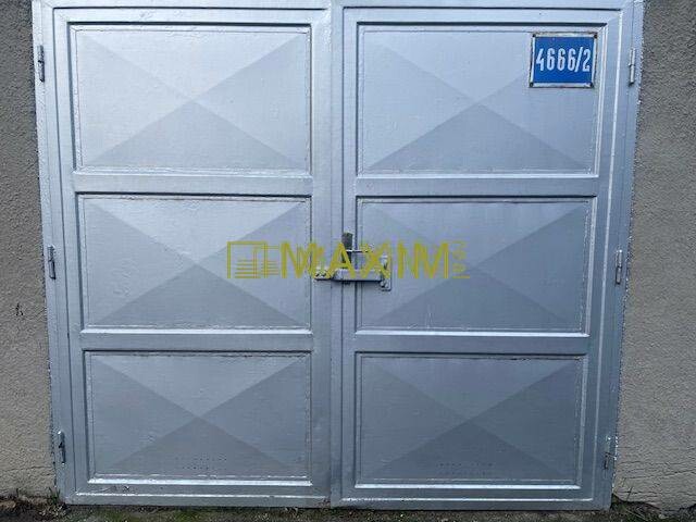 Predaj garáže s pozemkom na Prešovskej ulici v Ružinove