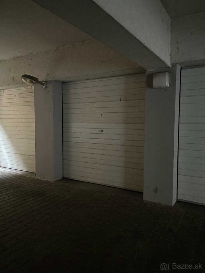 Na predaj garáž v bytovom komplexe na Hrnčiarskej ulici, Pezinok