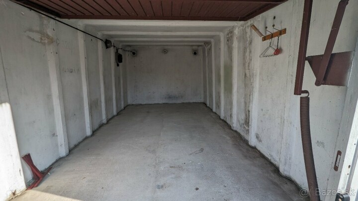 Garáž na prenájom 18 m² na Pristavnej ulici