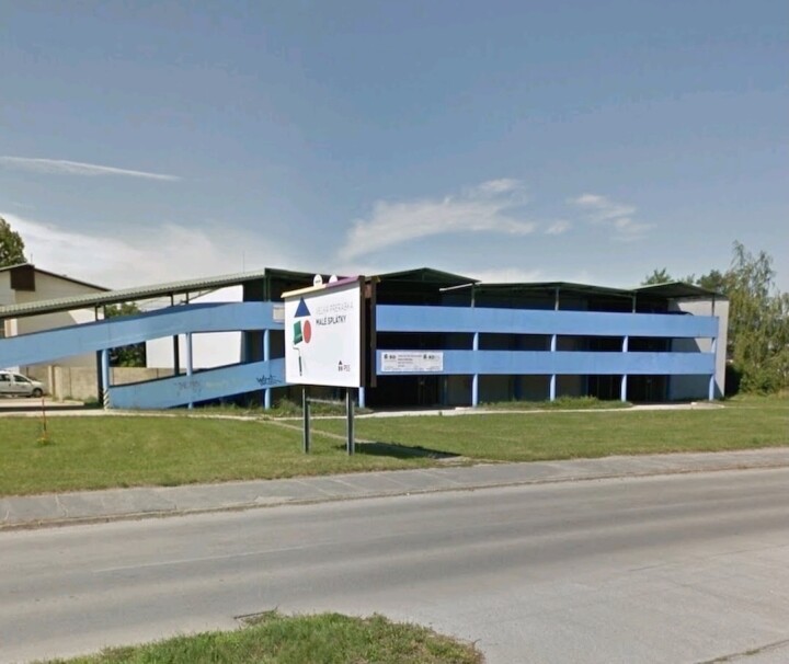 Na predaj garáž na Svätoplukovej ulici s elektrinou