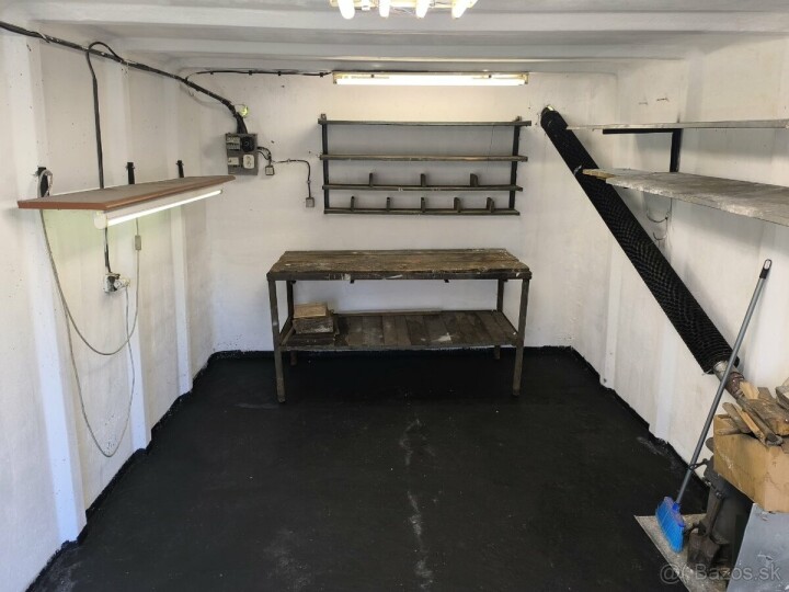 Na predaj garáž s elektrinou na Devínskej Ceste