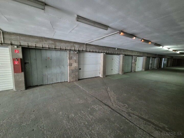 Prenájom garážového státia v parkovacom dome - 15 m2 - Hájik