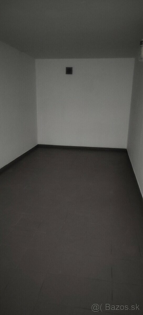 Predaj garáže pri Kolkarni