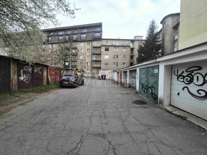 Prenájom samostatnej garáže pri OC CENTRAL v Ružinove