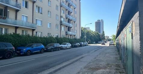 Garáž s montážnou jamou a elektrinou na Kukučínovej ulici