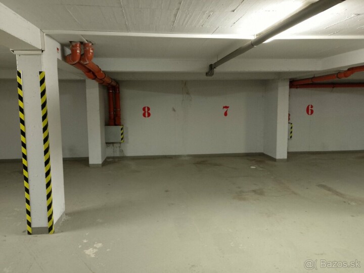 Prenájom garážového státia v uzavretej garáži na Wolkerovej ulici, Banská Bystrica