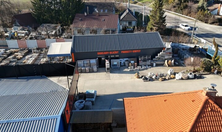 Prenájom zateplenej haly s parkovaním v Trebaticiach pri Piešťanoch