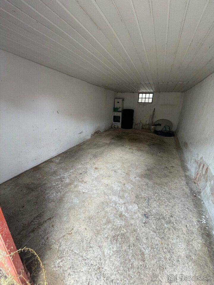 Dlhodobý prenájom garáže pri bytovom bloku P.O.H. 26