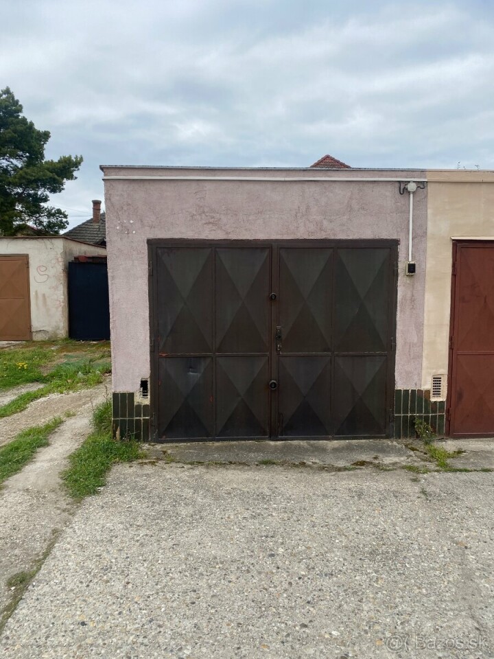 Garáž na prenájom na ulici Bottova